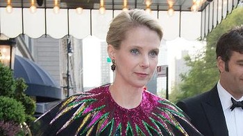 Foto terbaru Mayer pada 1 Mei 2017 dengan gaun mewahnya saat menghadiri acara di New York. (Foto: GettyImages)