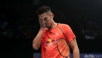 Ekspresi kekecewaan Lin Dan.