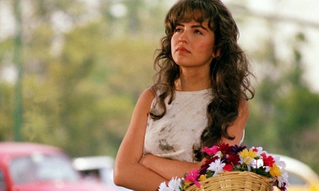 Aktris Thalia pertama kali mencuri hati penonton lewat telenovela ‘Maria Mercedes’ pada 1992. Tiga dekade berlalu, wajahnya masih terlihat segar dengan ciri khas senyum manis dan aura youthful yang sama. Foto: ist.