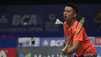 Lin Dan menghadapi pebulutangkis dari China Taipei Tzu Wei Wang dalam ajang BCA Indonesia Open 2017 yang digelar di JCC, Jakarta, Rabu (14/06/2017).