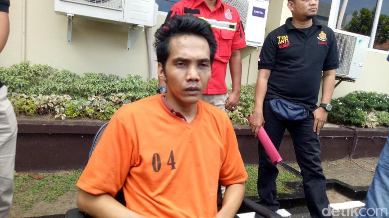 Saat Asworo Menangis Ingat Kisah Cintanya dengan Chatarina Saat Asworo Menangis Ingat Kisah Cintanya dengan Chatarina