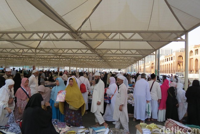 Belanja Asyik di Sekitar Masjid Nabawi