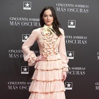 Dakota Johnson menghadiri pertunjukan Fifty Shades Darker (Cincuenta Sombras Mas Oscuras) di bioskop Kinepolis pada 8 Februari 2017 di Madrid, Spanyol. (Foto: Carlos Alvarez / Getty Images)