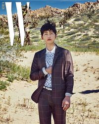 Foto: 7 Gaya Song Joong Ki yang Bisa Jadi Inspirasi Busana Liburan