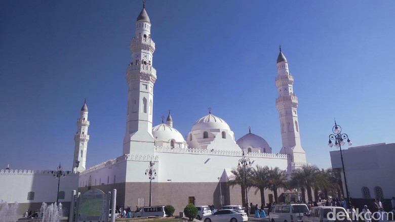 Masjid pertama yang dibina oleh rasulullah