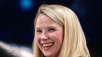 Setiap menjadi pembicara Mayer selalu tampil aktraktif dengan memberikan senyum lebar ke para penonton.(Foto: GettyImages)