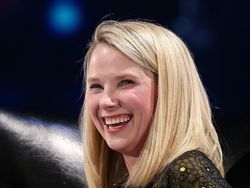 Momen Si Cantik Berotak Cemerlang Pimpin Yahoo