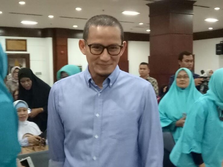 Sandiaga Dapat Usul Dibangunnya Pusat Olahraga di Pulau Reklamasi Sandiaga Dapat Usul Dibangunnya Pusat Olahraga di Pulau Reklamasi