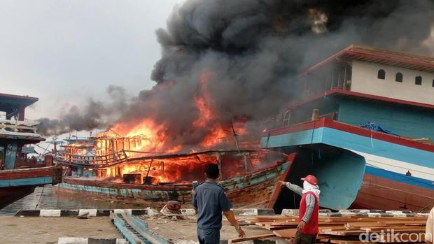 Lima Kapal Terbakar di Pelabuhan Juwana, Pati