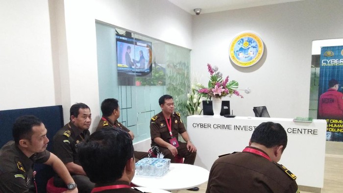 Diperiksa soal SMS Ancaman, Yulianto Didampingi Sejumlah Jaksa
