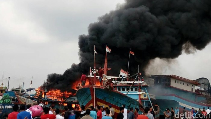Lima Kapal Terbakar di Pelabuhan Juwana, Pati