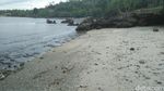 Bukan di Anyer, Pantai Karang Bolong Ini di Sabang