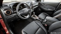 Bagian interior juga dibuat lebih lembut sehingga lebih terkesan sensual dan lembut sementara bagian yang berwarna gelap mencerminkan mobil memiliki karakter garang dan mengusung teknologi mutakhir. Pilihan warna juga bisa disesuaikan dengan warna jahitan pada jok dan juga kemudi setir, Foto: Hyundai
