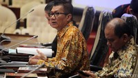 Dalam rapat juga dibahas posisi KPK dalam hukum ketatanegaraan serta hal-hal lain soal KPK.