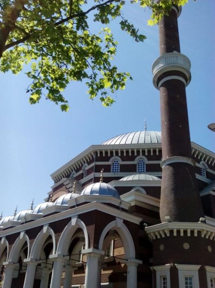 Mengais Berkah Ramadan dan Hikmah Keberagaman di Amsterdam