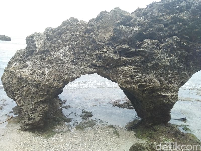 Bukan Di Anyer Pantai Karang Bolong Ini Di Sabang