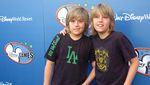 Awas Meleleh Lihat Foto Si Tampan Cole Sprouse