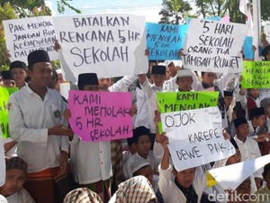 Banyak Dikritik, Jokowi Diminta Jalin Komunikasi dengan Ormas