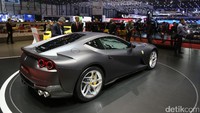 CEO Ferrari Jakarta, Arie Christopher mobil yang melakoni debutnya di Geneva Motor Show ini, akan meluncur akhir tahun di tanah air. Foto: Ferrari