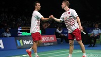 Kim Astrup/Anders Skaarup Rasmussen merayakan kemenangan.