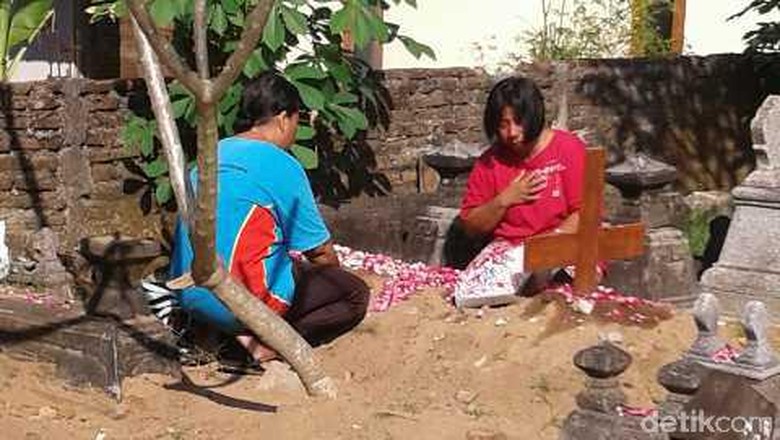 Asworo Tertangkap, Keluarga Chatarina Gelar Doa Bersama Asworo Tertangkap, Keluarga Chatarina Gelar Doa Bersama
