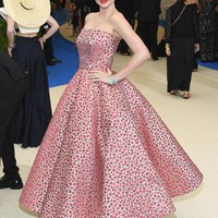 Miranda Kerr menghadiri Rei Kawakubo / Comme des Garcons: Art Of The In-Between Institut Kostum Gala di Metropolitan Museum of Art pada tanggal 1 Mei 2017 di New York City. (Foto: Dia Dipasupil / Getty Images)