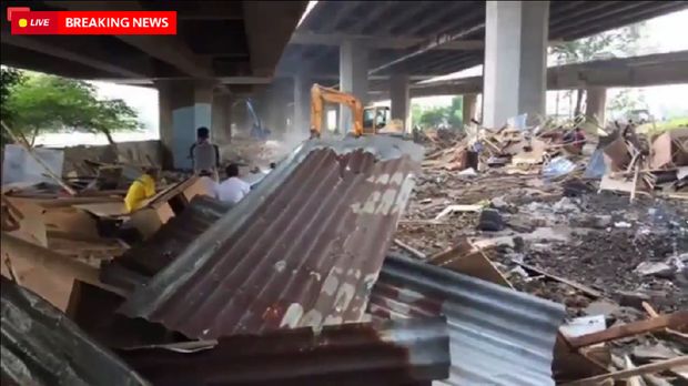 Penertiban kolong Tol Kalijodo (Foto: Screenshot breaking news 20detik)