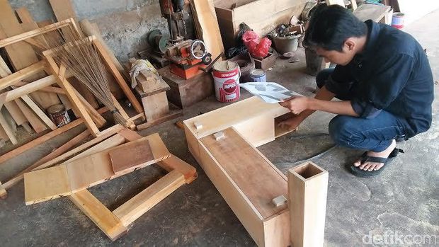 Abalito yang masih dalam pengerjaan di sebuah bengkel di Yogyakarta.