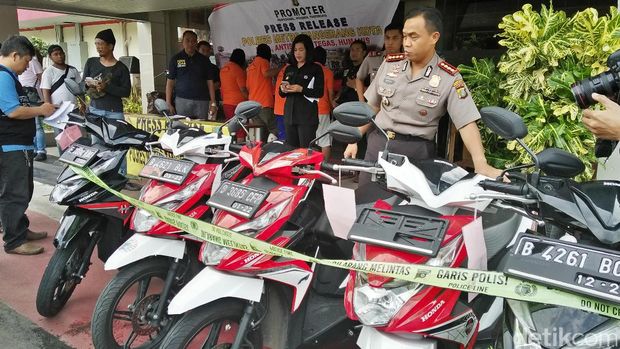 Rilis penangkapan pencuri motor di Tangerang, Rabu (14/6/2017).