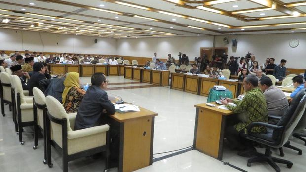 Rapat Pansus DPR, Pemerintah Paparkan Usulan Tambahan 15 Kursi