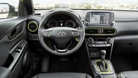 Bagian interior juga dibuat lebih lembut sehingga lebih terkesan sensual dan lembut sementara bagian yang berwarna gelap mencerminkan mobil memiliki karakter garang dan mengusung teknologi mutakhir. Pilihan warna juga bisa disesuaikan dengan warna jahitan pada jok dan juga kemudi setir, Foto: Hyundai