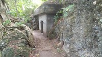 Bunker ketiga berada di sisi kiri dan harus masuk agak ke dalam. Penampakan bunker ini tak jauh berbeda dengan bunker kedua (Bonauli/detikTravel)