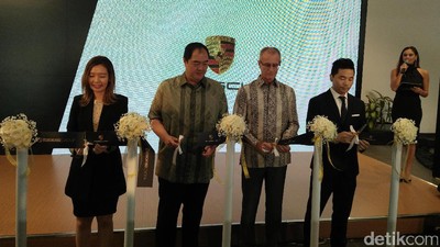 Markas Baru Porsche, Rolls-Royce di Jakarta