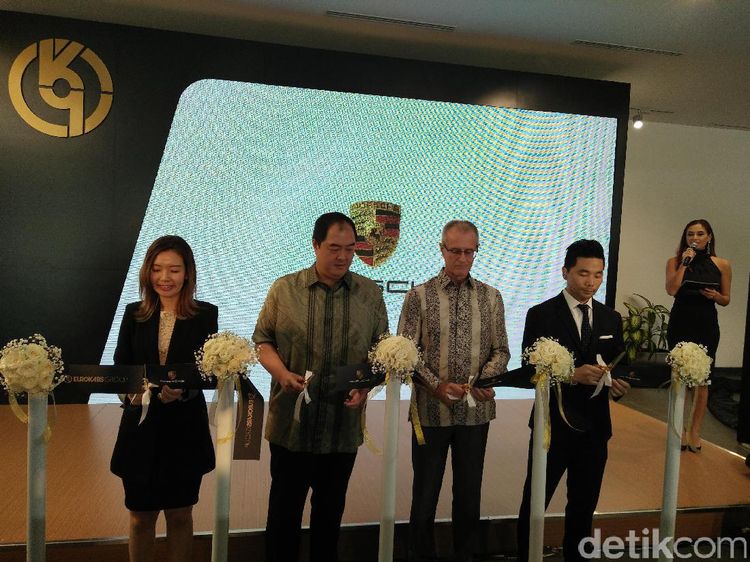 Markas Baru Porsche, Rolls-Royce di Jakarta