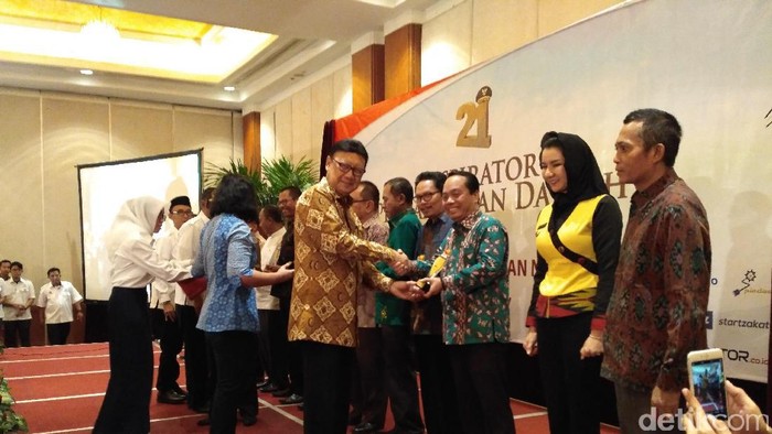 Mendagri Ajak Kepala Daerah Berprestasi Tiru Jokowi Jadi Presiden