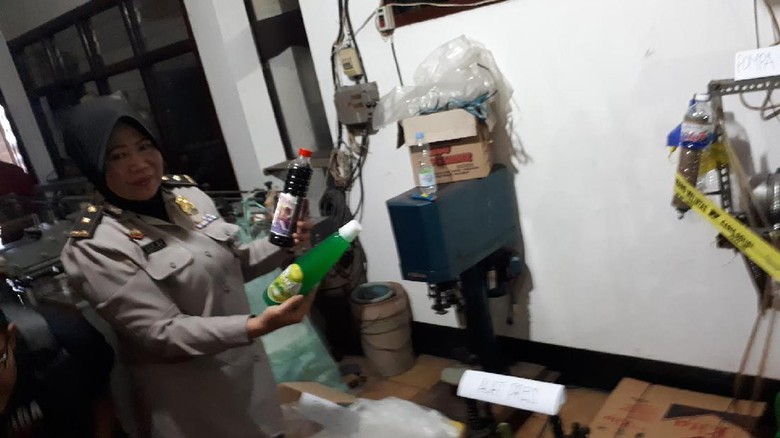 Industri Rumah Tangga Sirup Digerebek, Tak Miliki Izin Edar Industri Rumah Tangga Sirup Digerebek, Tak Miliki Izin Edar