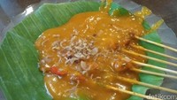 Harganya pun cukup terjangkau yaitu Rp 13.000 per porsinya tanpa ketupat atau nasi. Kamu sudah sah ke Sabang kalau sudah coba kuliner ini (Bonauli/detikTravel)