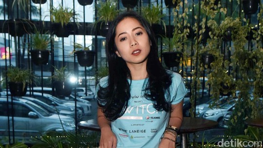 Gaya Kasual Karina Salim Gaya Kasual Karina Salim