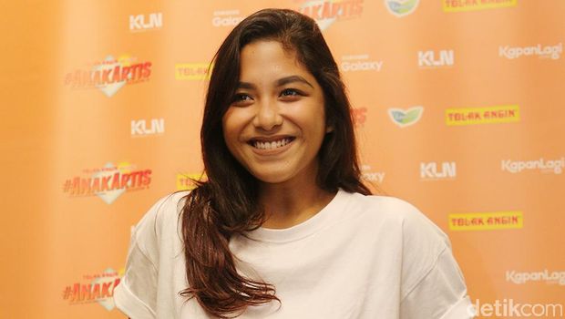 Video ciuman Verrell dan Nadine Waworuntu beredar.