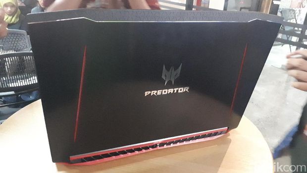 Acer Boyong Laptop Gaming Predator Helios 300