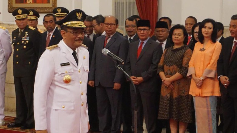 Sah! Djarot Gantikan Ahok sebagai Gubernur DKI Jakarta Sah! Djarot Gantikan Ahok sebagai Gubernur DKI Jakarta
