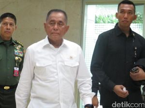 Menhan: Koordinasi Pembelian Senjata Belum Berjalan Benar
