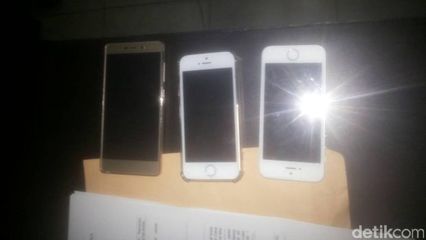 Polisi Tangkap Remaja Penjambret HP di Tanjung Priok