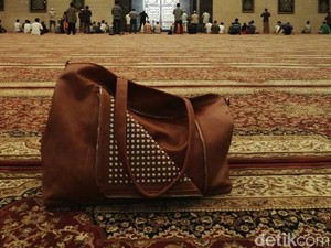 Di Lamongan, Ada Masjid Bernuansa Masjidil Haram