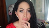 Tatapan matanya bikin para pria jatuh hati. Dok. Instagram/kartikaputriworld