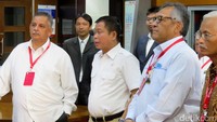 Tiba di P2B Gandul pukul 09.00 WIB, Jonan rapat dulu dengan jajaran PLN untuk melakukan koordinasi. Setelah rapat selama 30 menit, Jonan meninjau control room P2B Gandul.