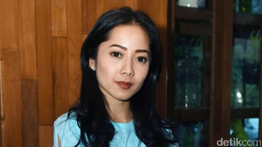 Gaya Kasual Karina Salim Gaya Kasual Karina Salim
