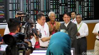 Jonan kemudian bertanya pada Sofyan Basir, apakah pelayanan lapangan PLN tetap normal saat Lebaran. Sofyan mengatakan bahwa ada piket sejak seminggu sebelum Lebaran dan seminggu setelah Lebaran.