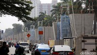 Progres pembangunan proyek Light Rail Transit (LRT) Jakarta koridor 1 fase 1 rute Kelapa Gading-Velodrome terpantau lebih cepat dari target yang direncanakan.