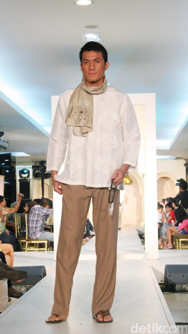 koleksi baju lebaran Azura (Foto: Mohammad Abduh/Wolipop)